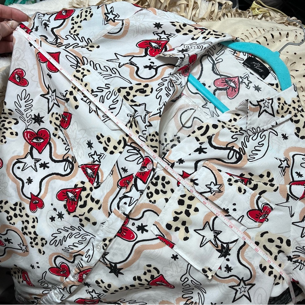 Chic White Printed Button Down Blouse With Red He… - image 5